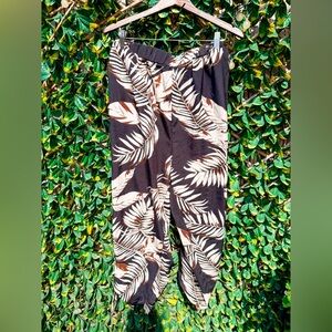 ▪️ 10/$25- SHEIN Palm‎ Leaf Print Slit Leg Detail Beach Pant
